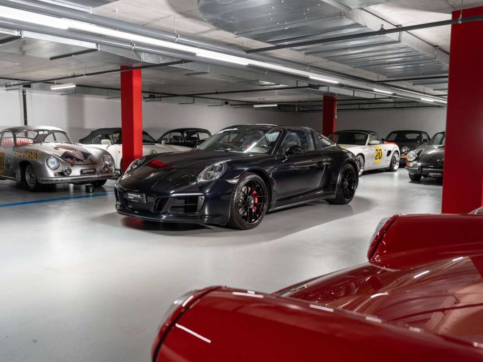 PORSCHE 911 Targa 4 GTS
