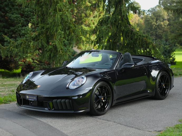 PORSCHE 911 Carrera 4 Cabriolet GTS PDK, Full-Hybrid Petrol/Electric, Second hand / Used, Automatic