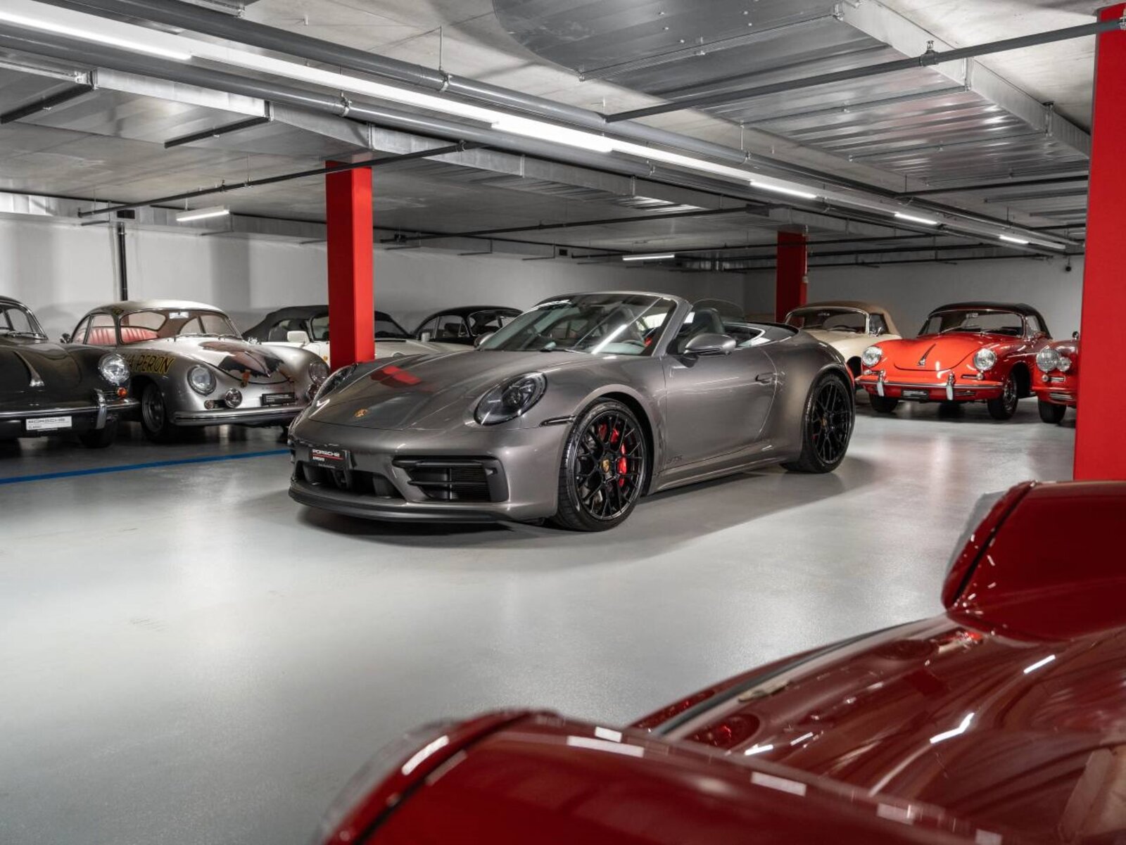 PORSCHE 911 Carrera 4 GTS Cabriolet