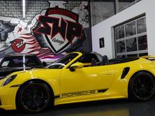 PORSCHE 911 TURBO S CABRIO PDK CH- FZ - RACING GELB - TECHART, Benzin, Occasion / Gebraucht, Automatik - 2