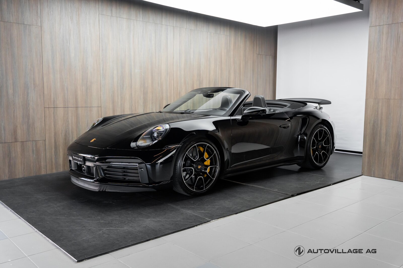 PORSCHE 911 Turbo S Cabriolet PDK Porsche Approved bis 09.27