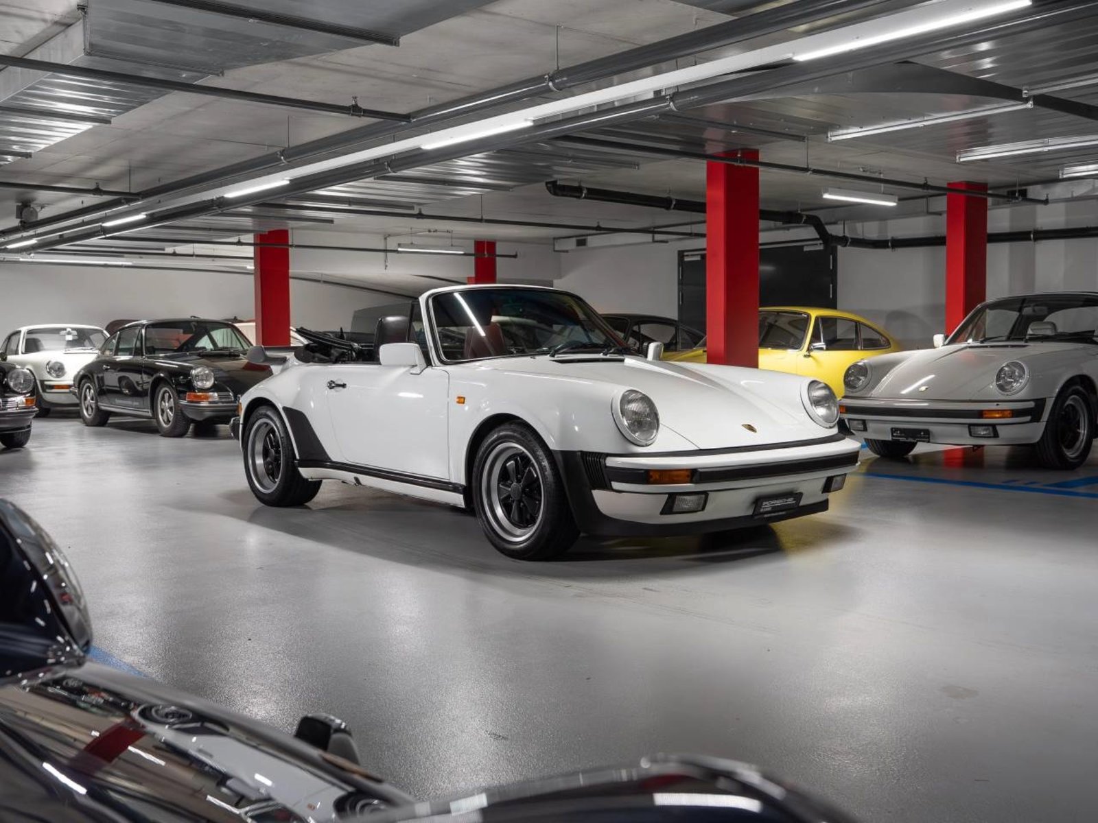 PORSCHE 911 Carrera Cabriolet Turbo-Look, Essence, Voiture de collection, Manuelle - 3