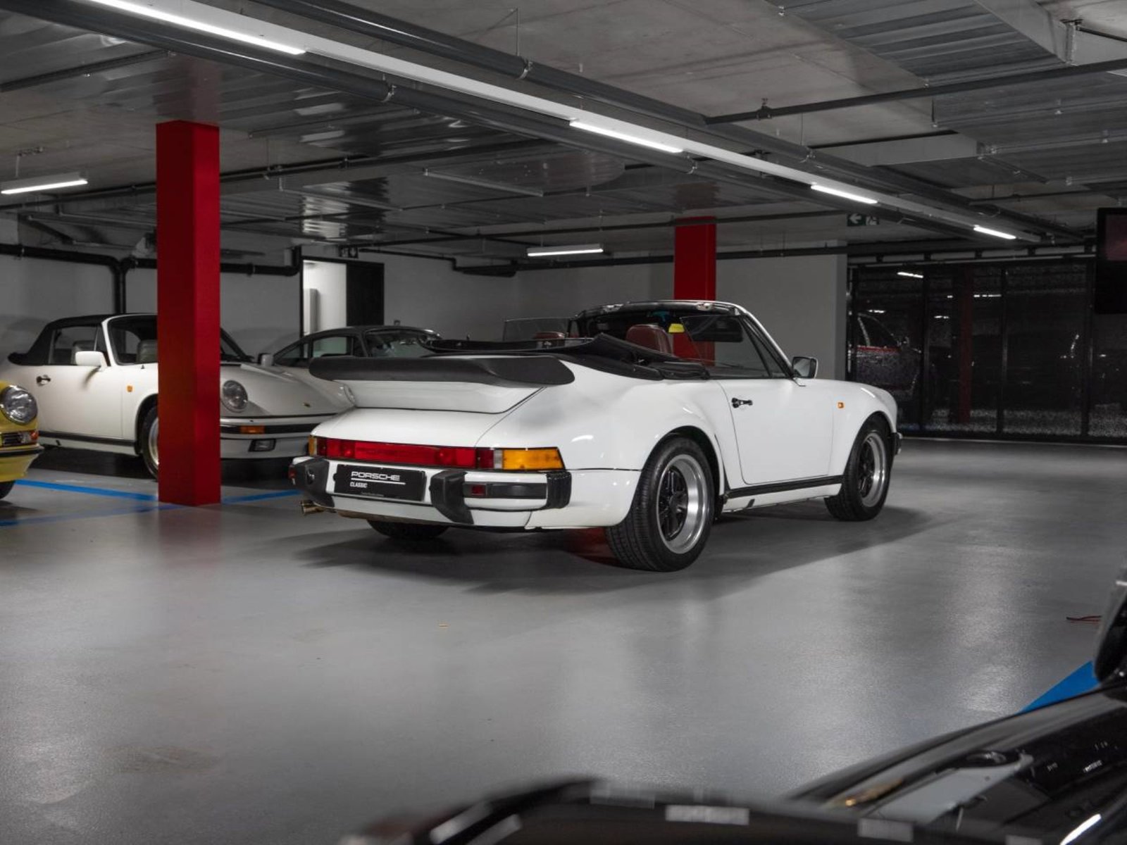 PORSCHE 911 Carrera Cabriolet Turbo-Look, Essence, Voiture de collection, Manuelle - 6