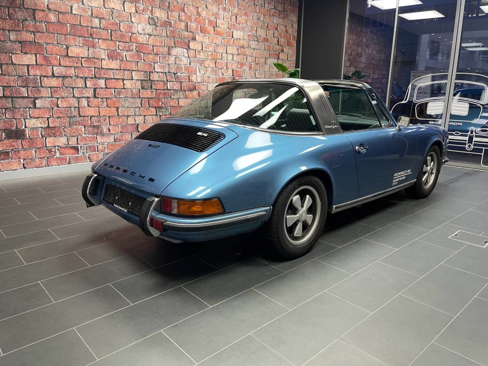 PORSCHE 911 T 2.4 Targa, Petrol, Classic, Manual - 6