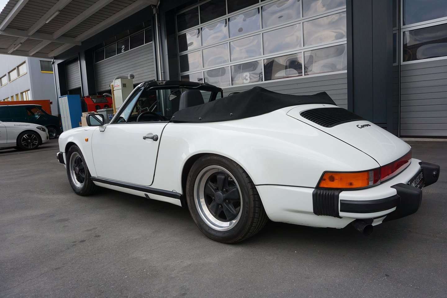 PORSCHE 911 Carrera Cabrio, Essence, Voiture de collection, Manuelle - 3