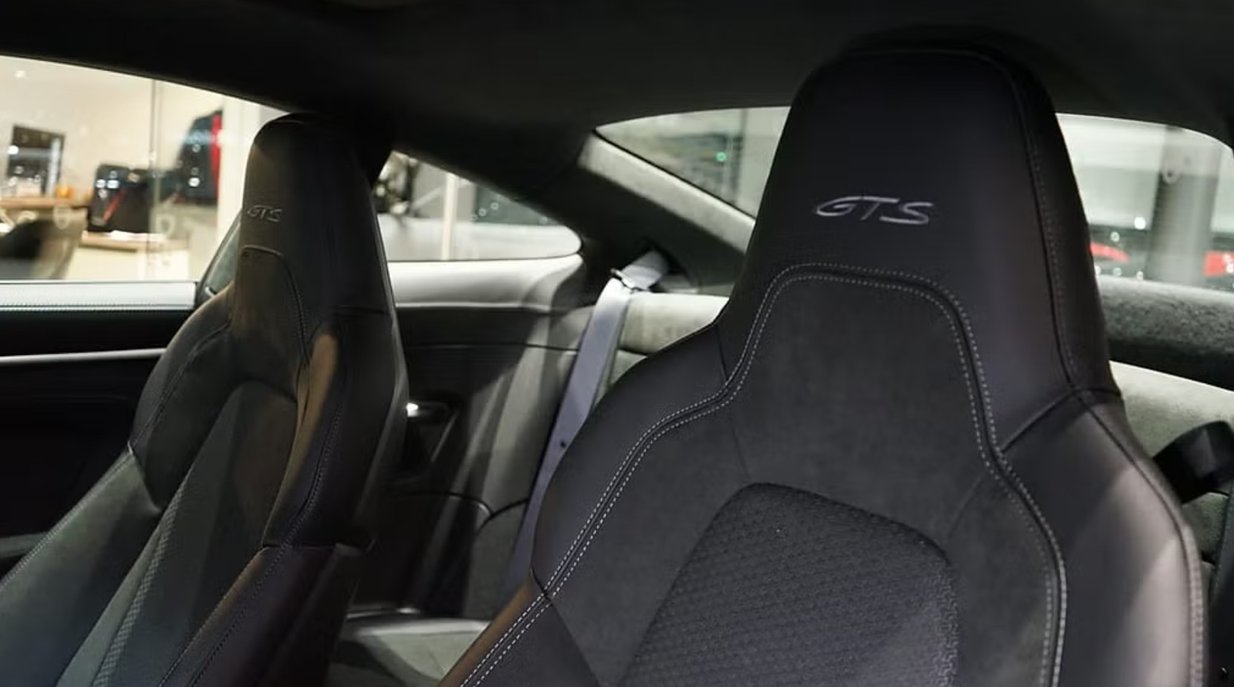 PORSCHE 911 Carrera 4 GTS PDK, Hybride Intégral Essence/Électricité, Voiture nouvelle, Automatique - 6