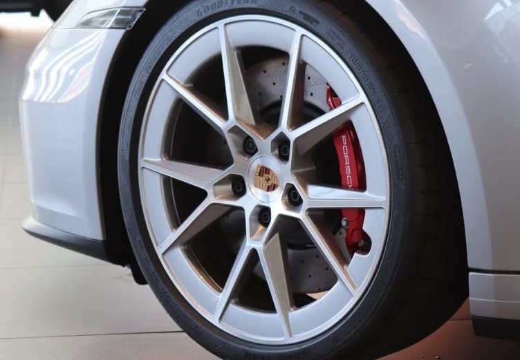 PORSCHE 911 Carrera GTS PDK, Hybride Intégral Essence/Électricité, Voiture nouvelle, Automatique - 4