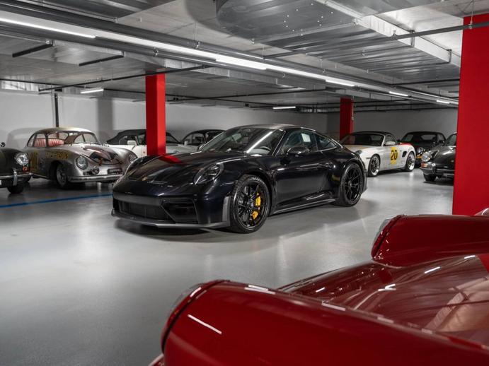 PORSCHE 911 GT3 avec Paquet Touring, Benzin, Neuwagen, Automatik