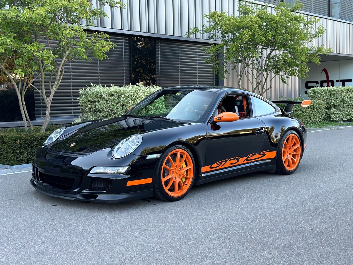 PORSCHE 911 GT3 RS