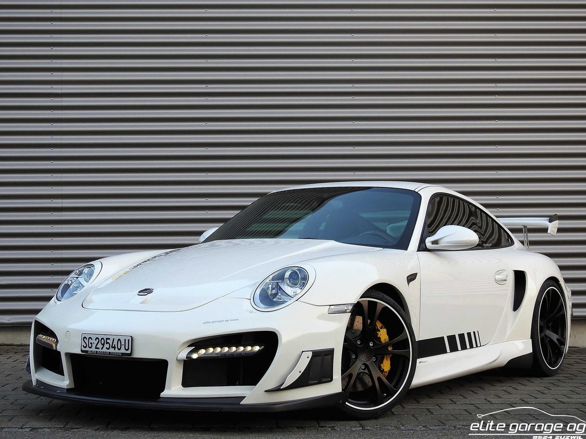PORSCHE 911 GT2