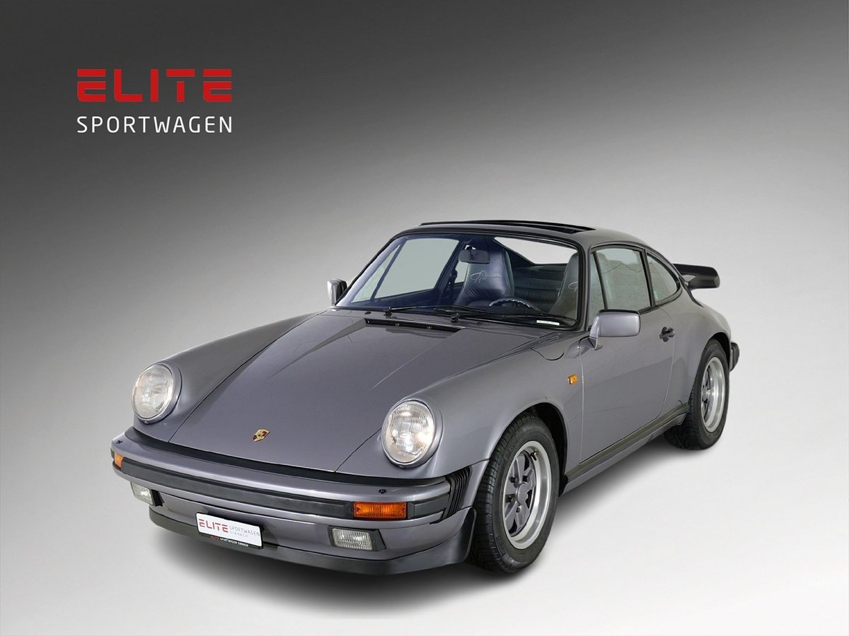 PORSCHE 911 Carrera