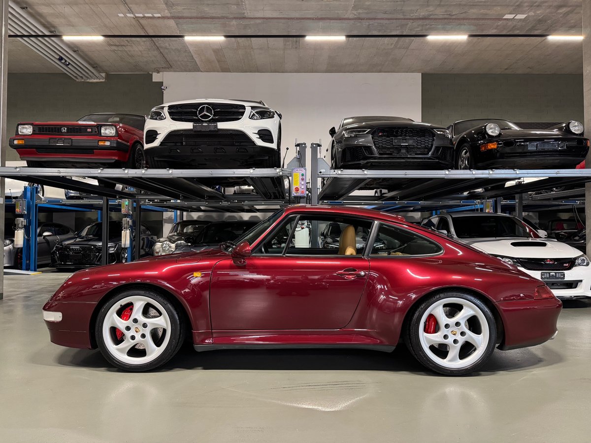 PORSCHE 911 Carrera 4S
