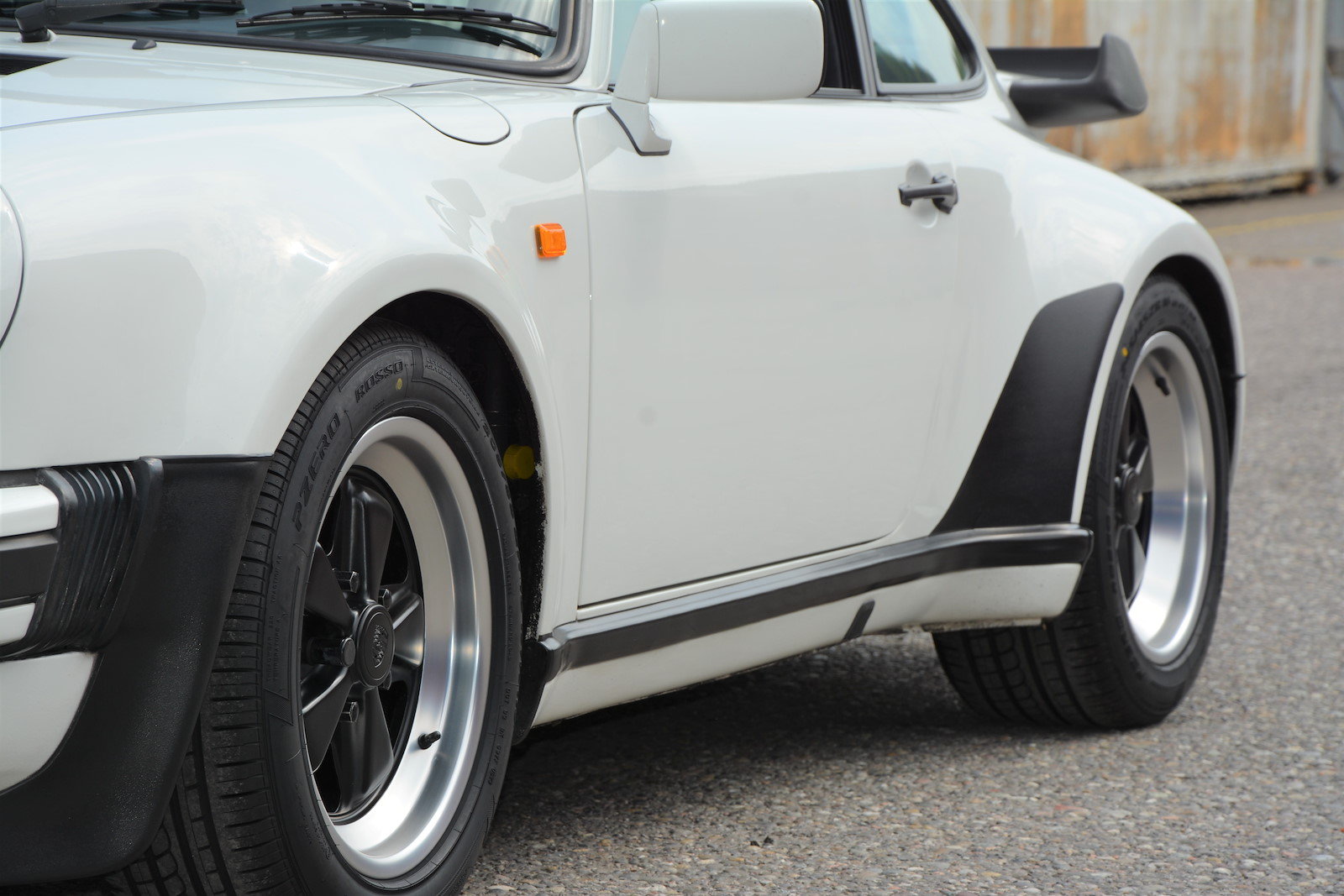 PORSCHE 911 3.3 Turbo, Essence, Occasion / Utilisé, Manuelle - 6