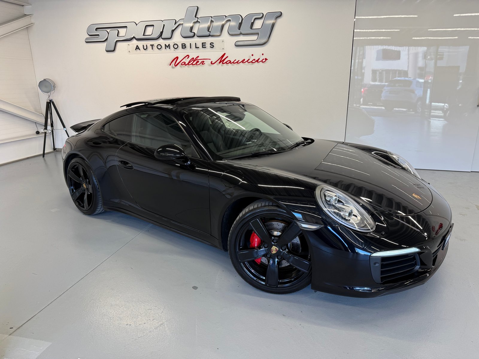 PORSCHE 911 Carrera 4S PDK fulls black, Petrol, Second hand / Used, Automatic - 2