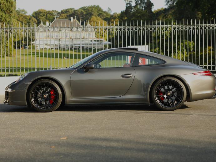 PORSCHE 911 Carrera 4 GTS, Benzin, Occasion / Gebraucht, Handschaltung