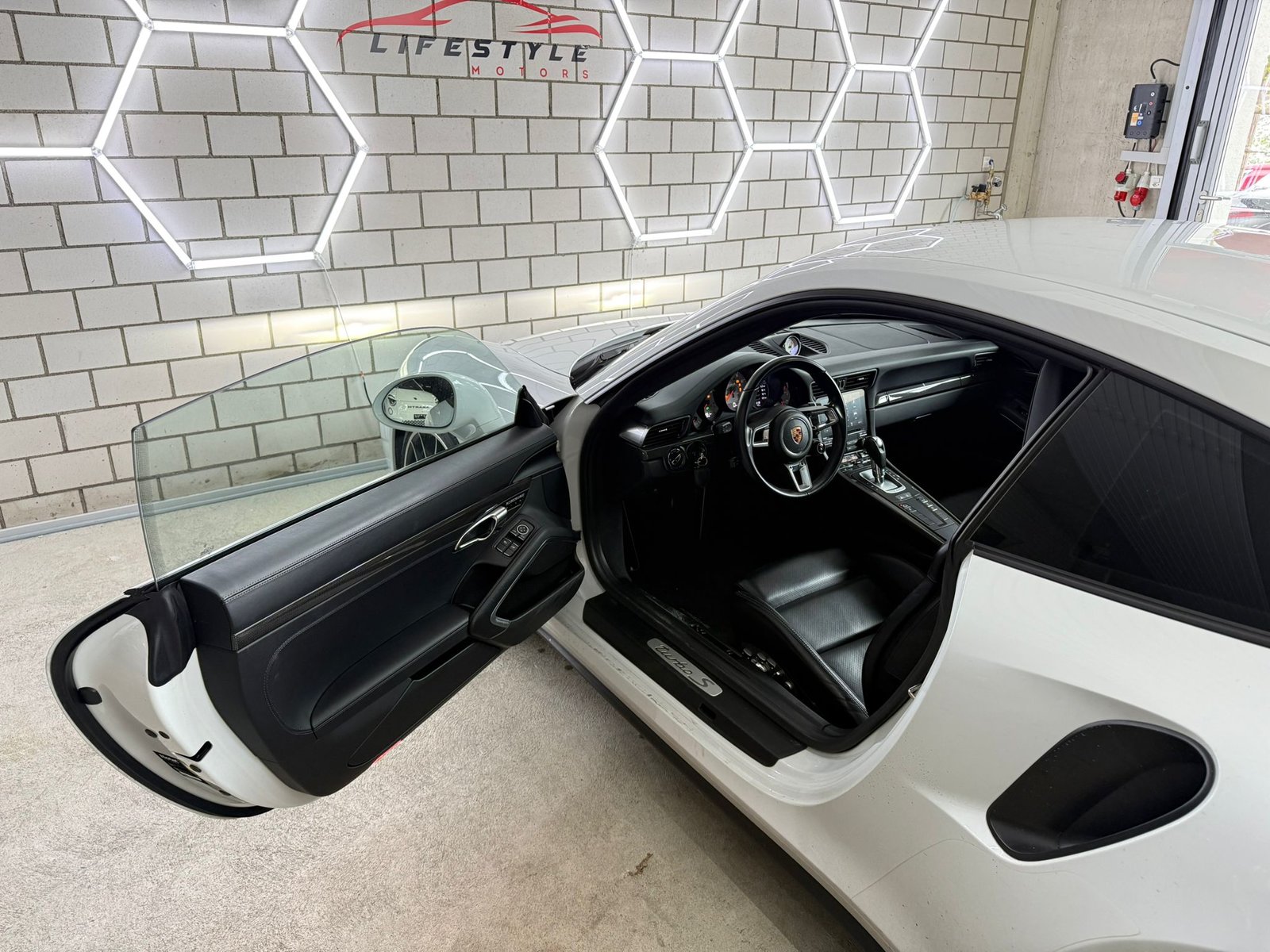 PORSCHE 911 Turbo S PDK, Essence, Occasion / Utilisé, Automatique - 5