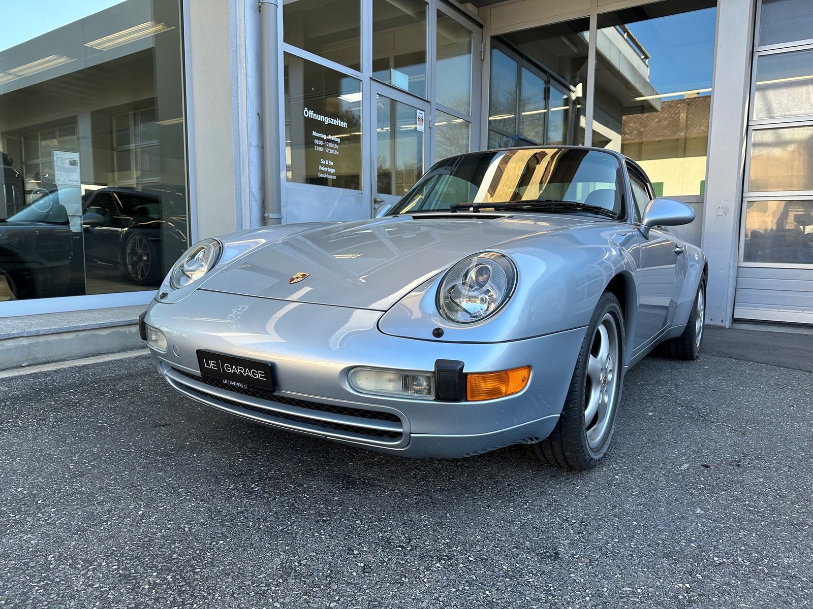 PORSCHE 911 Carrera
