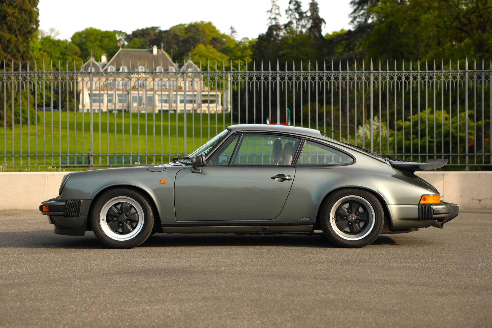 PORSCHE 911 Carrera