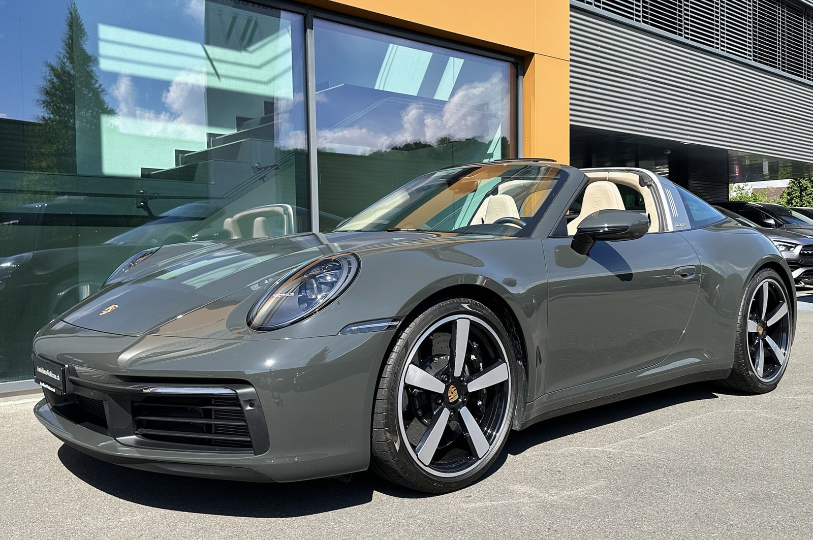 PORSCHE 911 Targa 3.0 Carrera 4S Heritage Design Edition, Petrol, Second hand / Used, Manual - 2