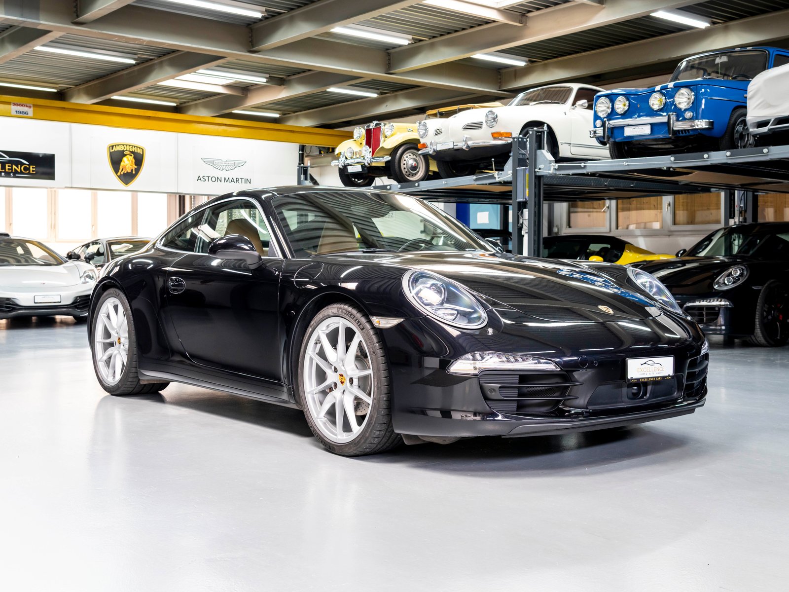 PORSCHE 911 Carrera 4, Petrol, Second hand / Used, Manual - 4
