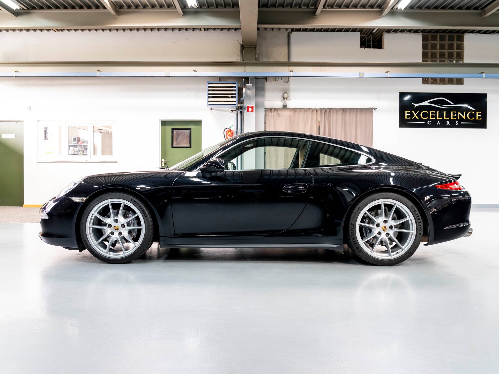 PORSCHE 911 Carrera 4, Petrol, Second hand / Used, Manual - 5