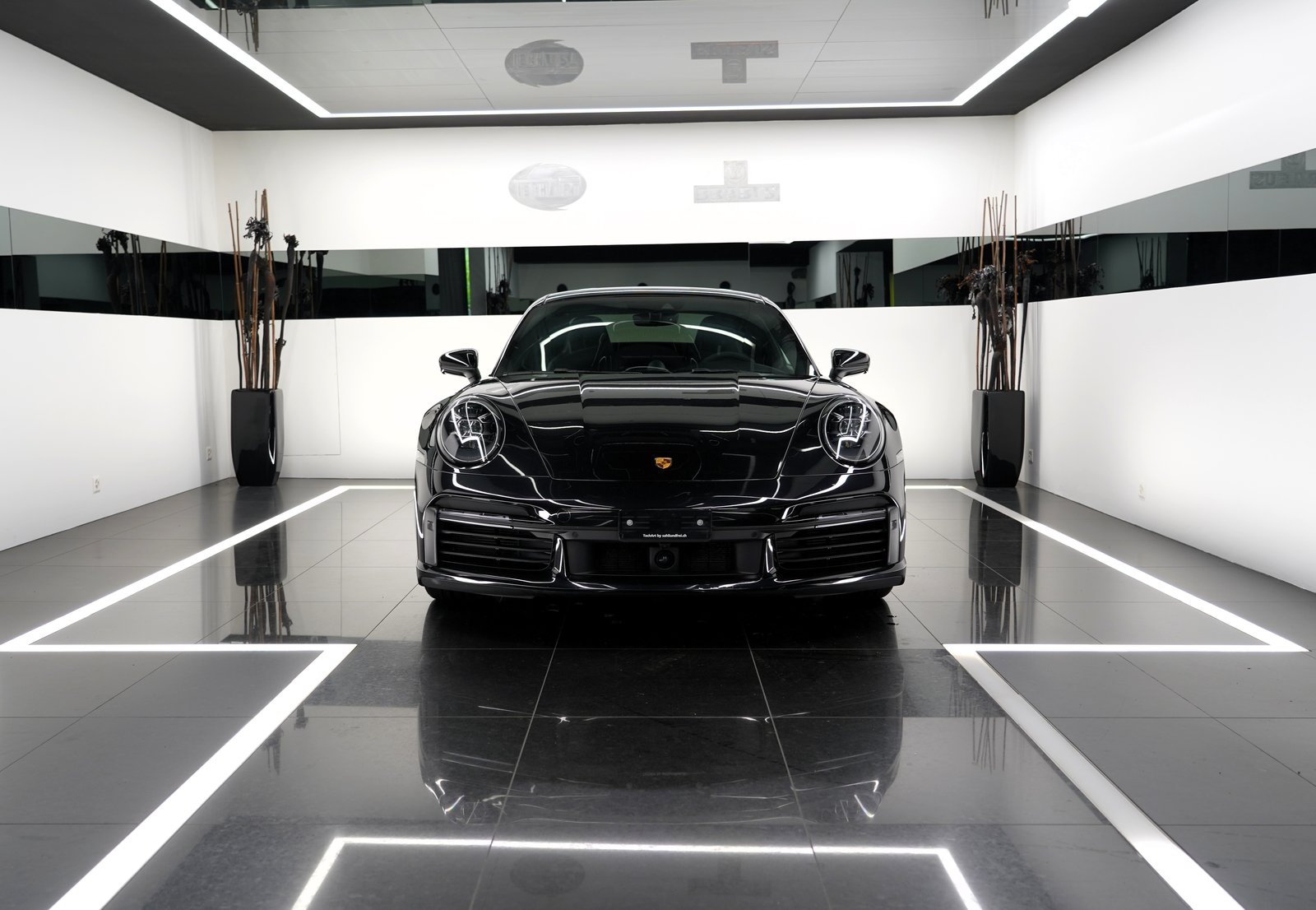 PORSCHE 911 Turbo S, Petrol, Second hand / Used, Automatic - 3
