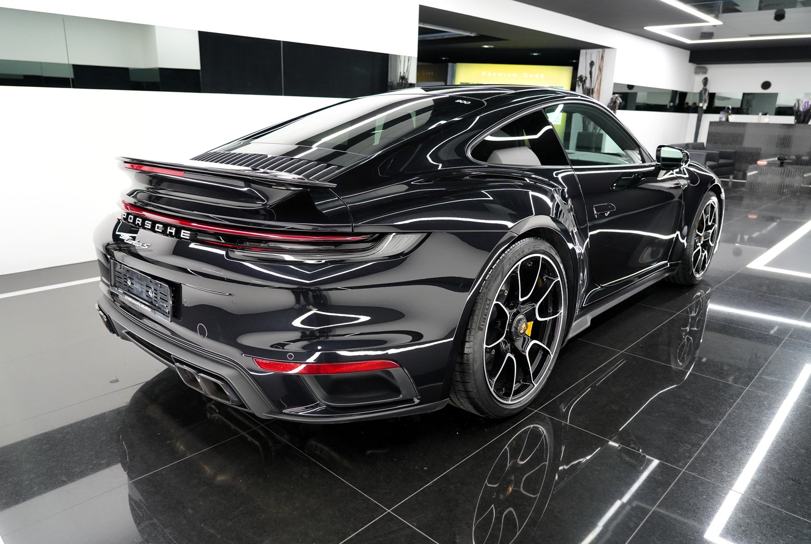 PORSCHE 911 Turbo S, Petrol, Second hand / Used, Automatic - 4
