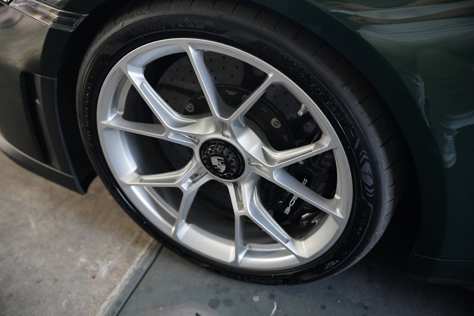 PORSCHE 911 GT3 Touring PDK Oak Green, Benzin, Occasion / Gebraucht, Automatik - 6