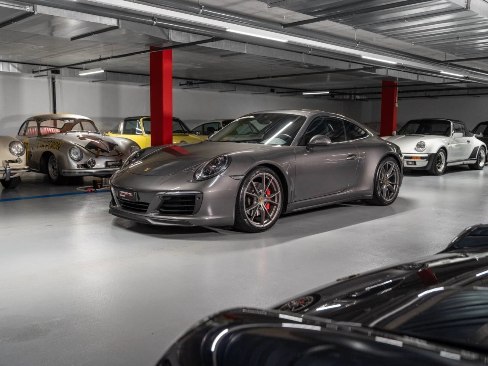 PORSCHE 911 Carrera 4S