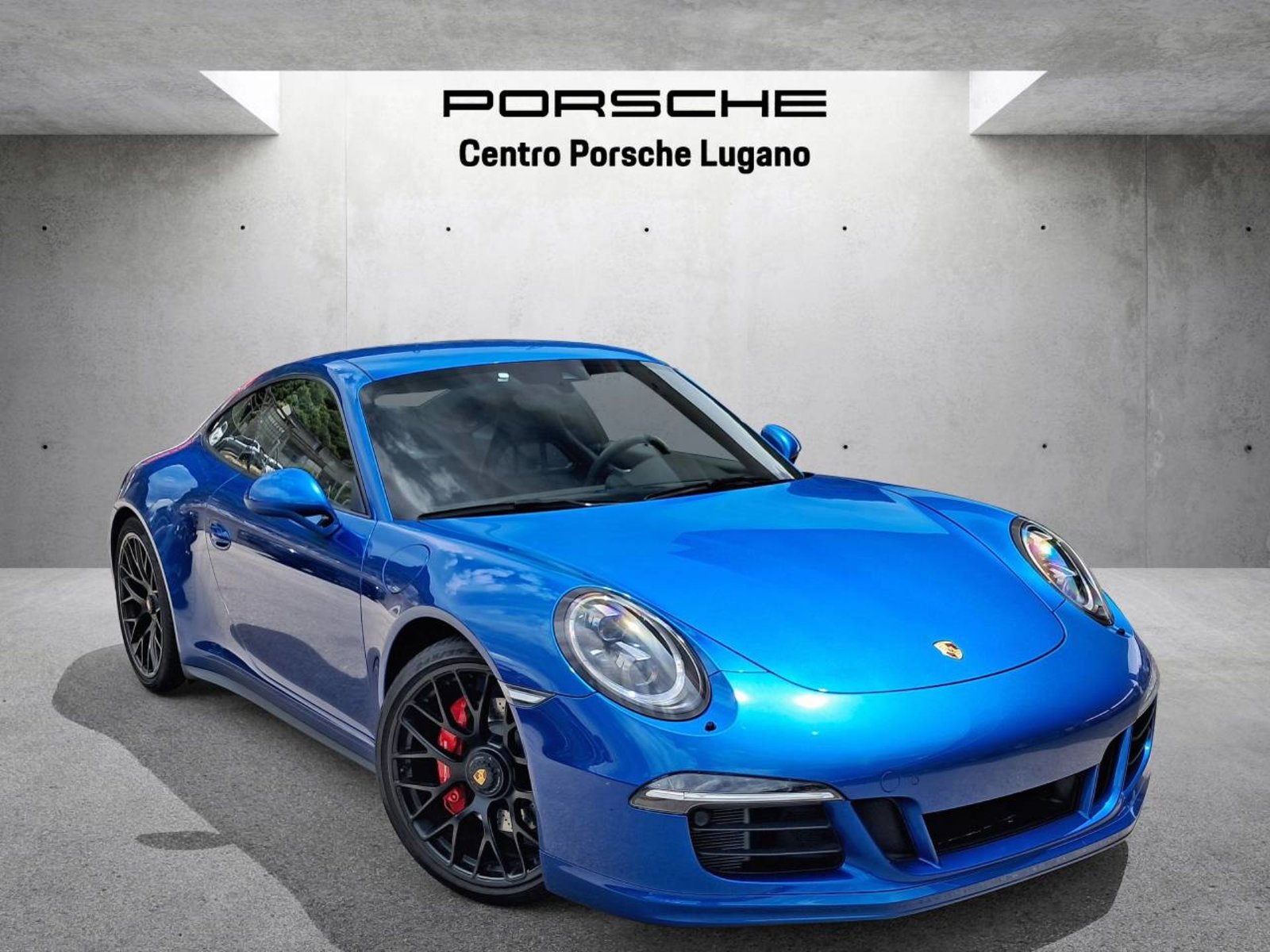 PORSCHE 911 Carrera GTS