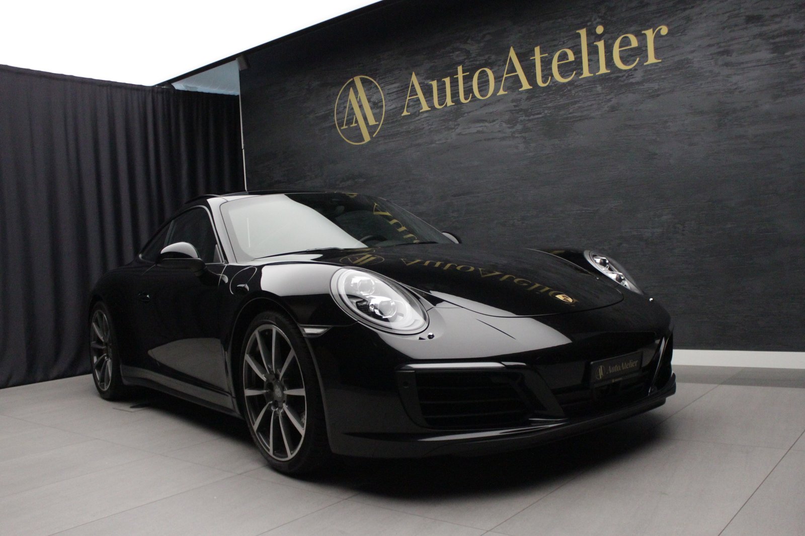 PORSCHE 911 Carrera 4 PDK