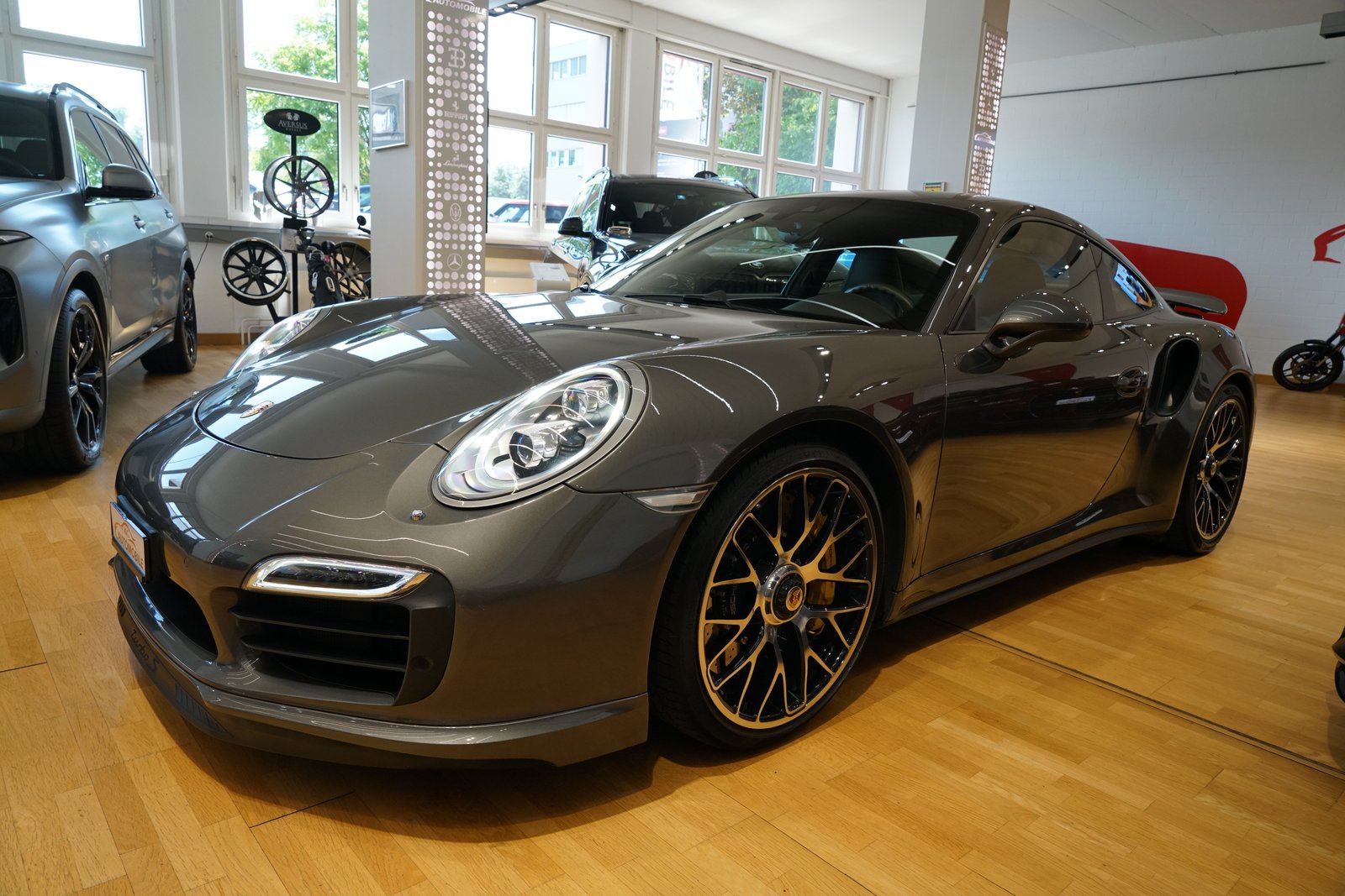 PORSCHE 911 Turbo S PDK