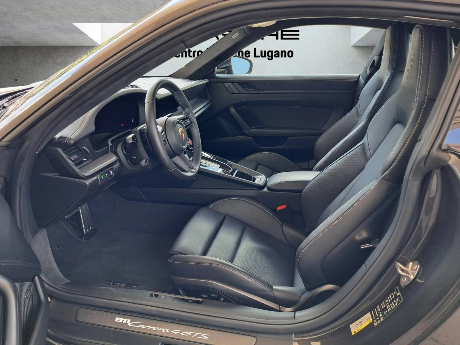 PORSCHE 911 Carrera 4 GTS, Mild-Hybrid Petrol/Electric, Second hand / Used, Automatic - 4