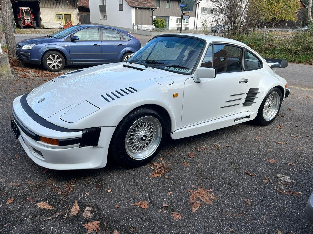 PORSCHE 911 Carrera