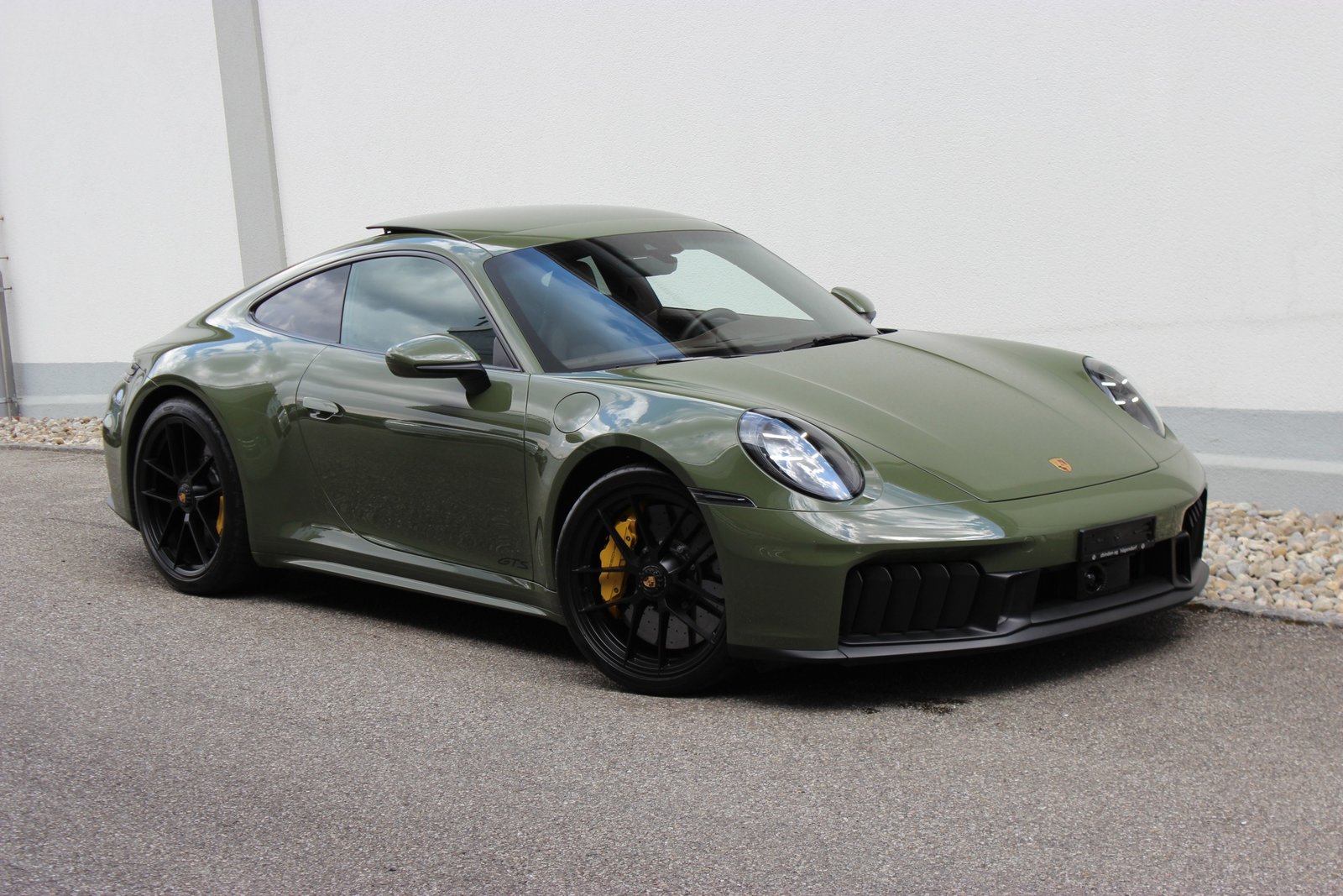 PORSCHE 911 Carrera 4 GTS PTS Lackierung *NATOOLIV*