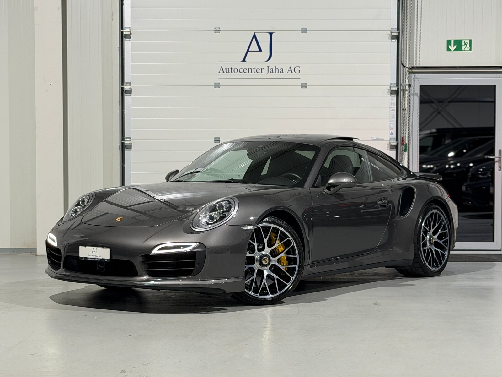 PORSCHE 911 Turbo S PDK