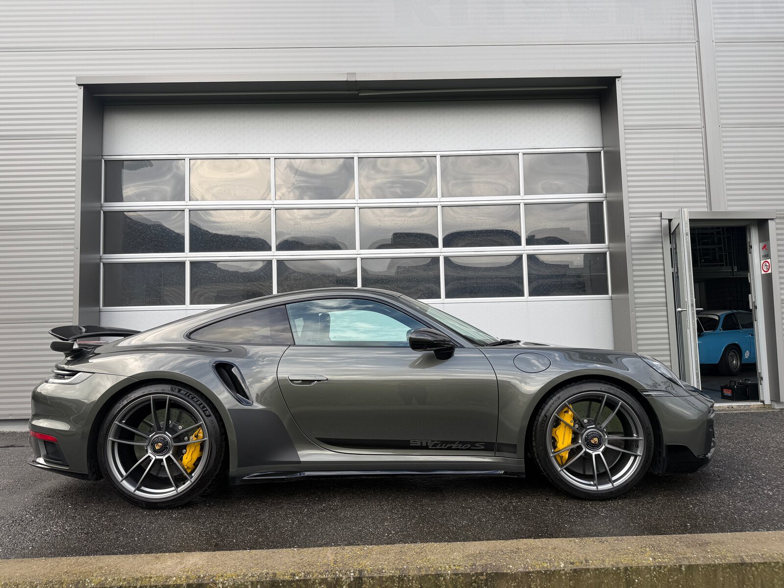 PORSCHE 911 Turbo S PDK - Aventurin Green