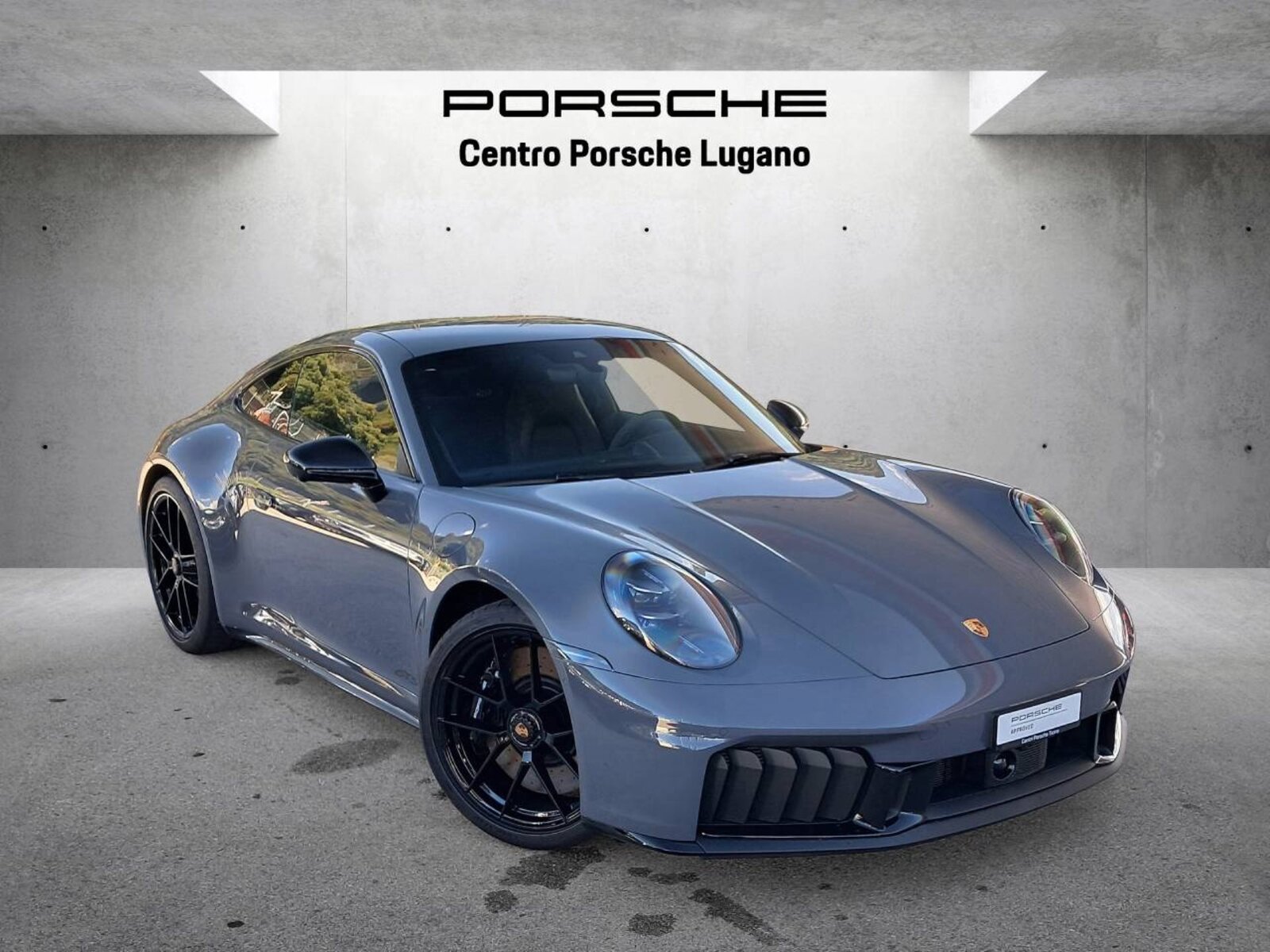 PORSCHE 911 Carrera GTS