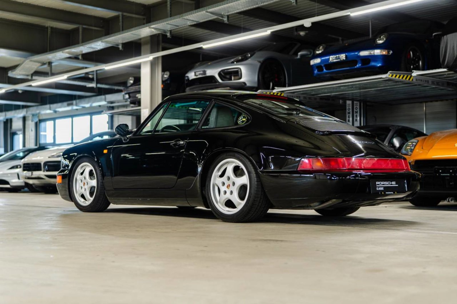PORSCHE 911 Carrera 2 Coupé, Essence, Voiture de collection, Manuelle - 3
