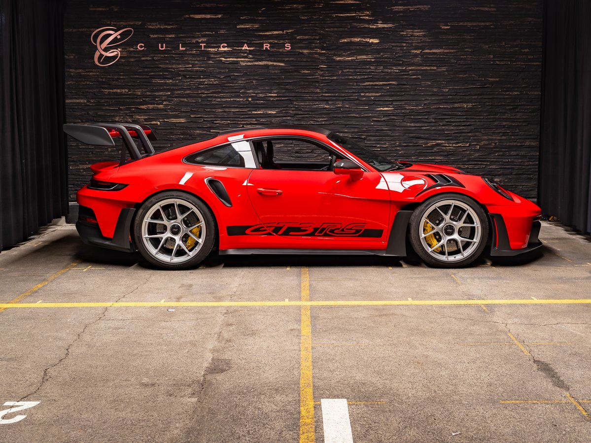 PORSCHE 911 GT3 RS