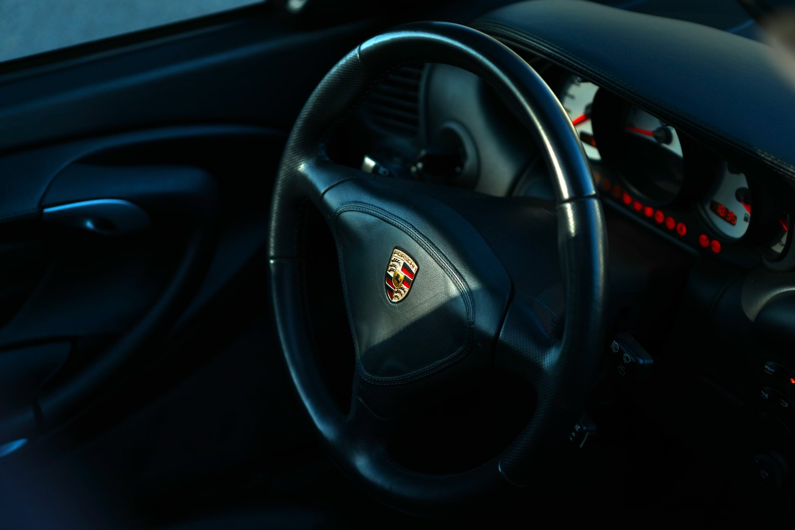 PORSCHE 911 Turbo S, Petrol, Second hand / Used, Manual - 6