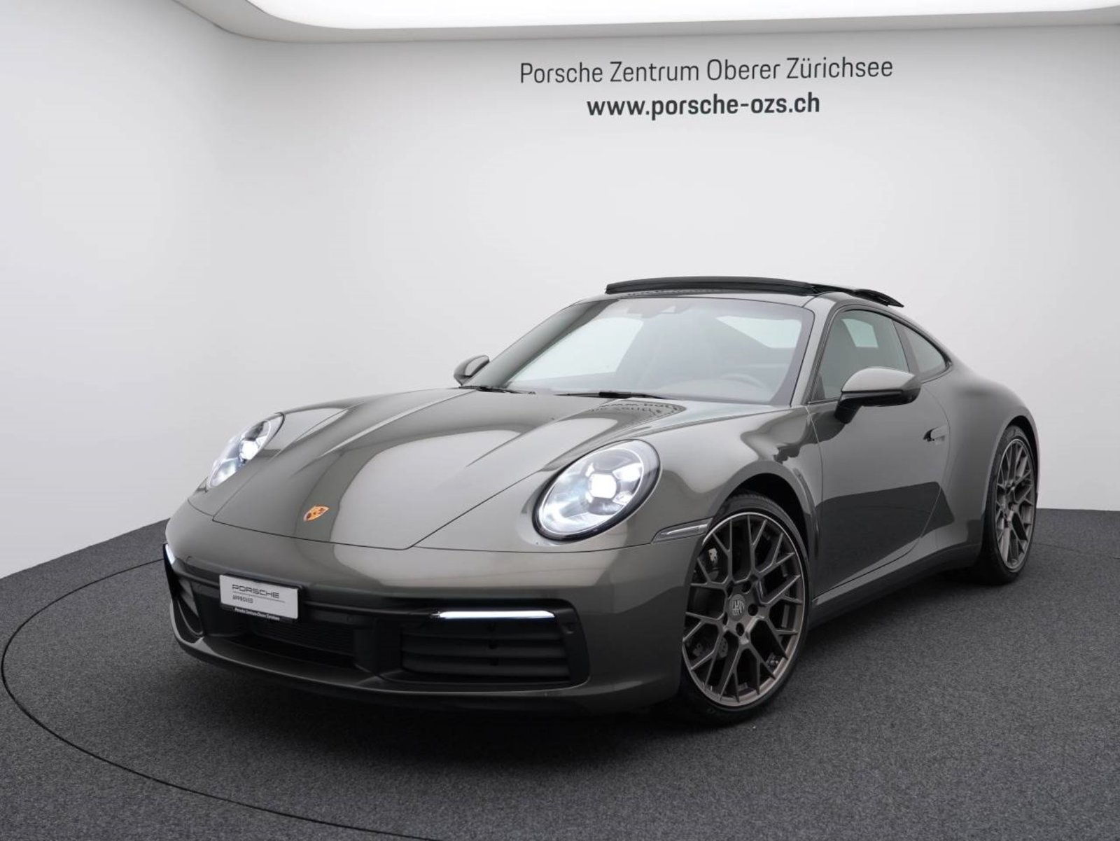 PORSCHE 911 Carrera 4