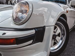 PORSCHE 911 Turbo