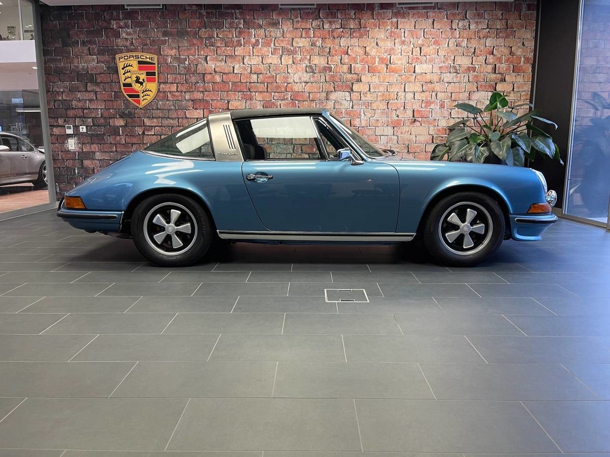 PORSCHE 911 T 2.4 Targa, Petrol, Classic, Manual - 2