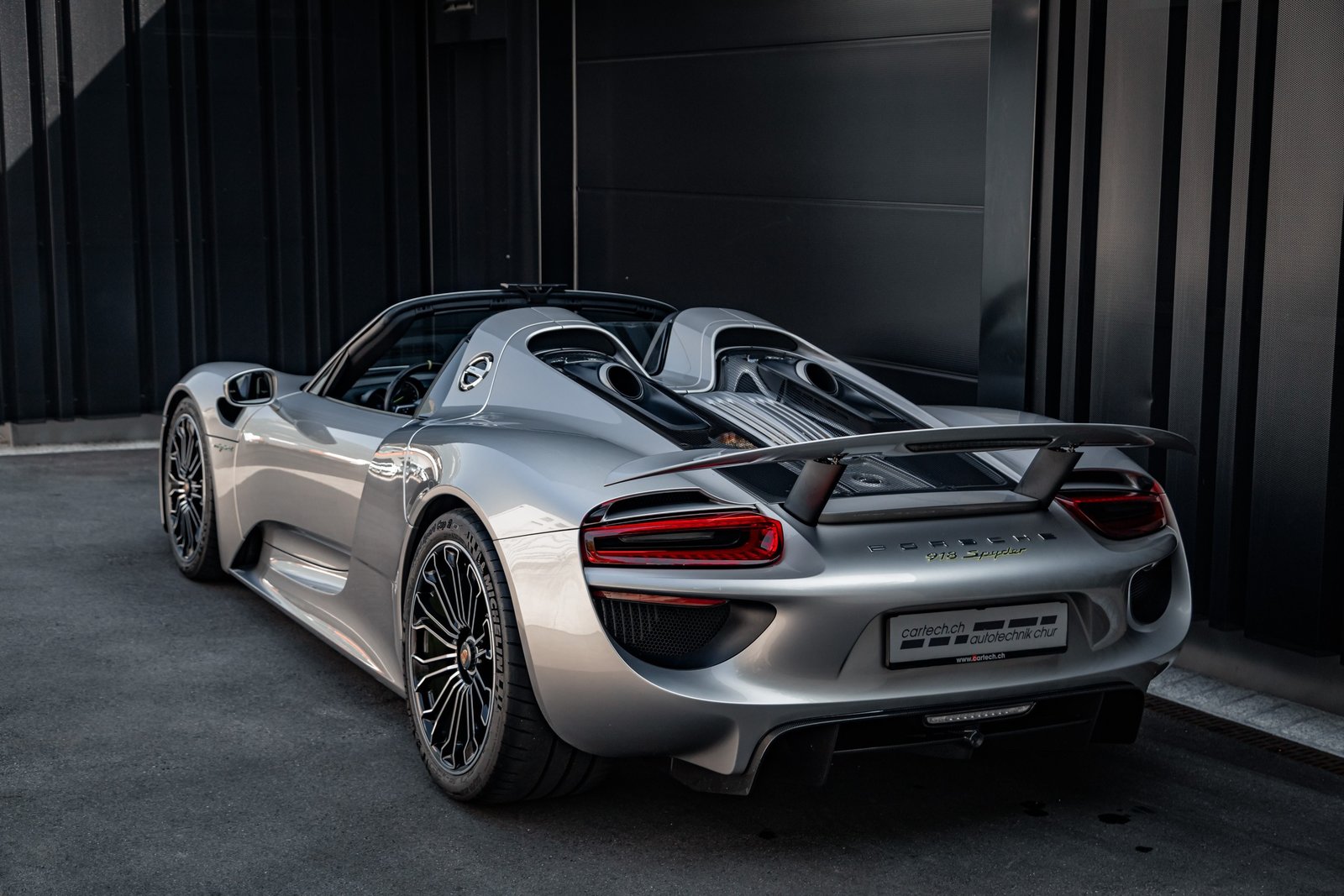 PORSCHE 918 Spyder, Mild-Hybrid Petrol/Electric, Second hand / Used, Automatic - 4