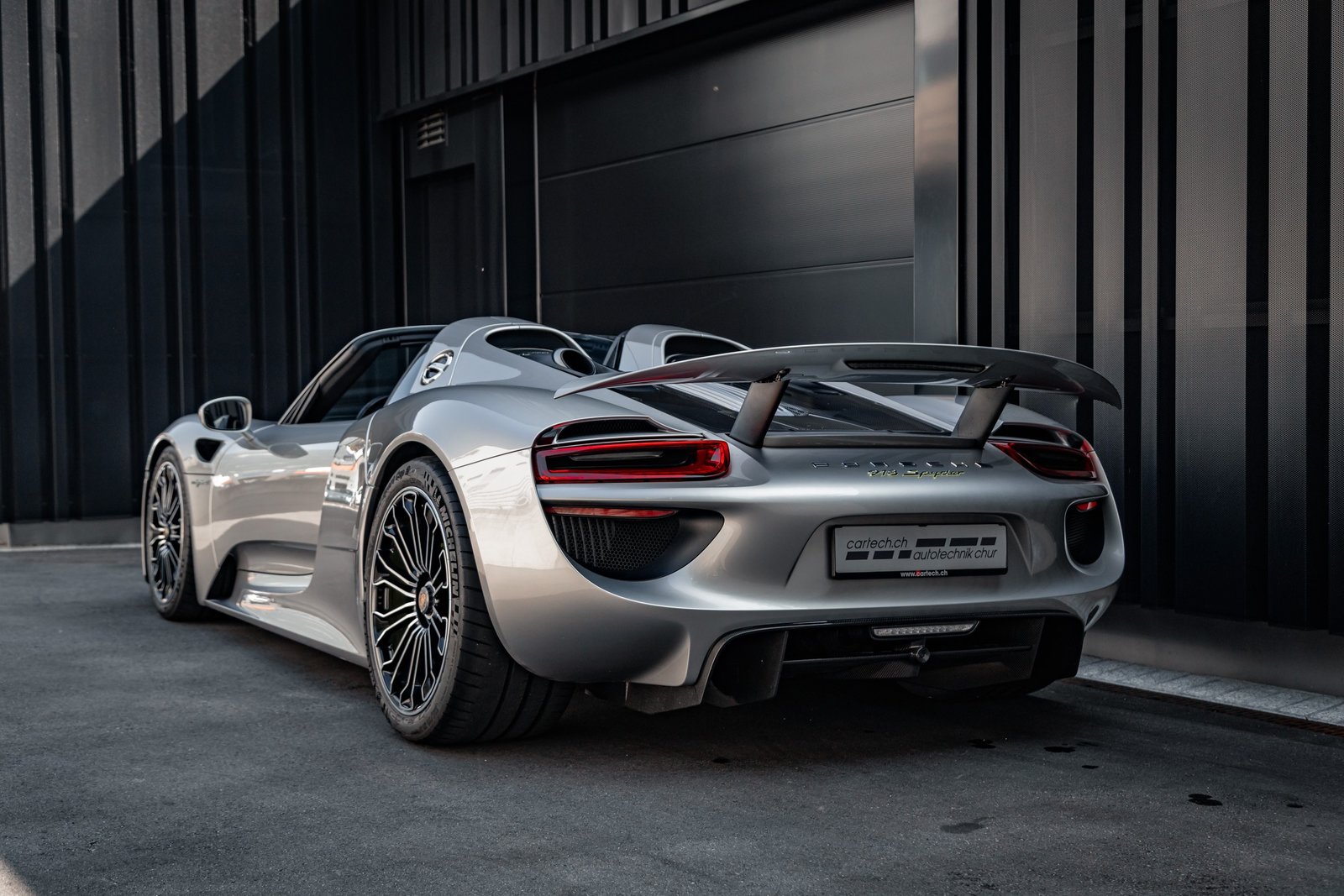 PORSCHE 918 Spyder, Mild-Hybrid Petrol/Electric, Second hand / Used, Automatic - 5