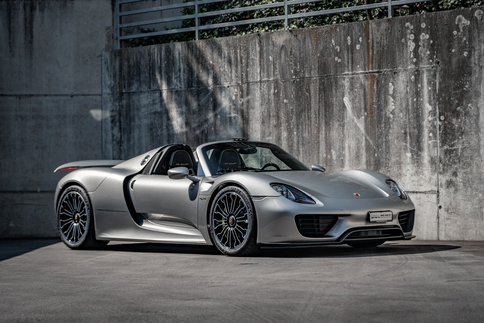 PORSCHE 918 Spyder, Mild-Hybrid Petrol/Electric, Second hand / Used, Automatic - 6