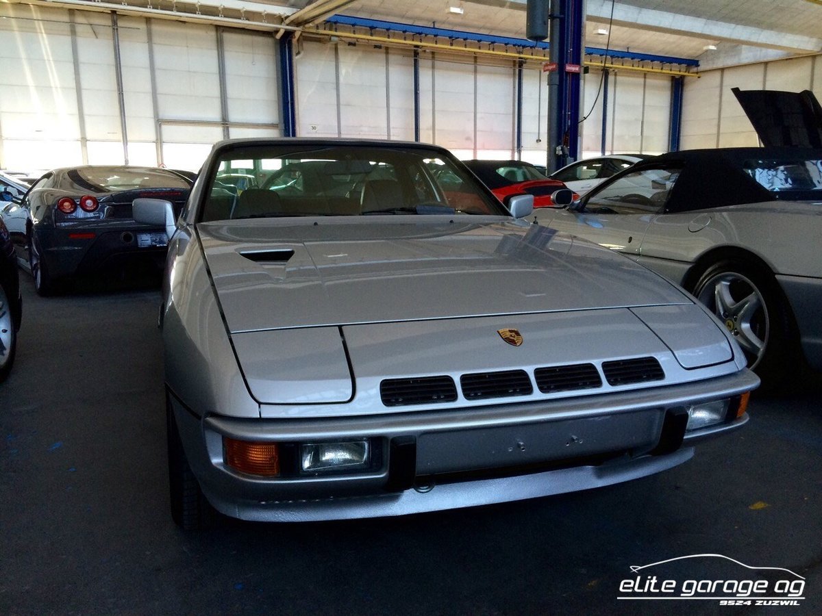 PORSCHE 924 Turbo