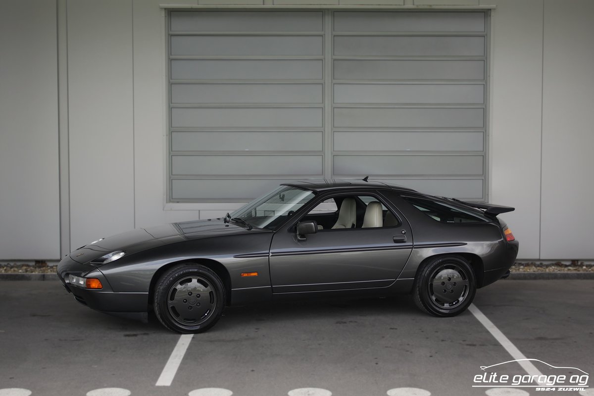 PORSCHE 928 S4