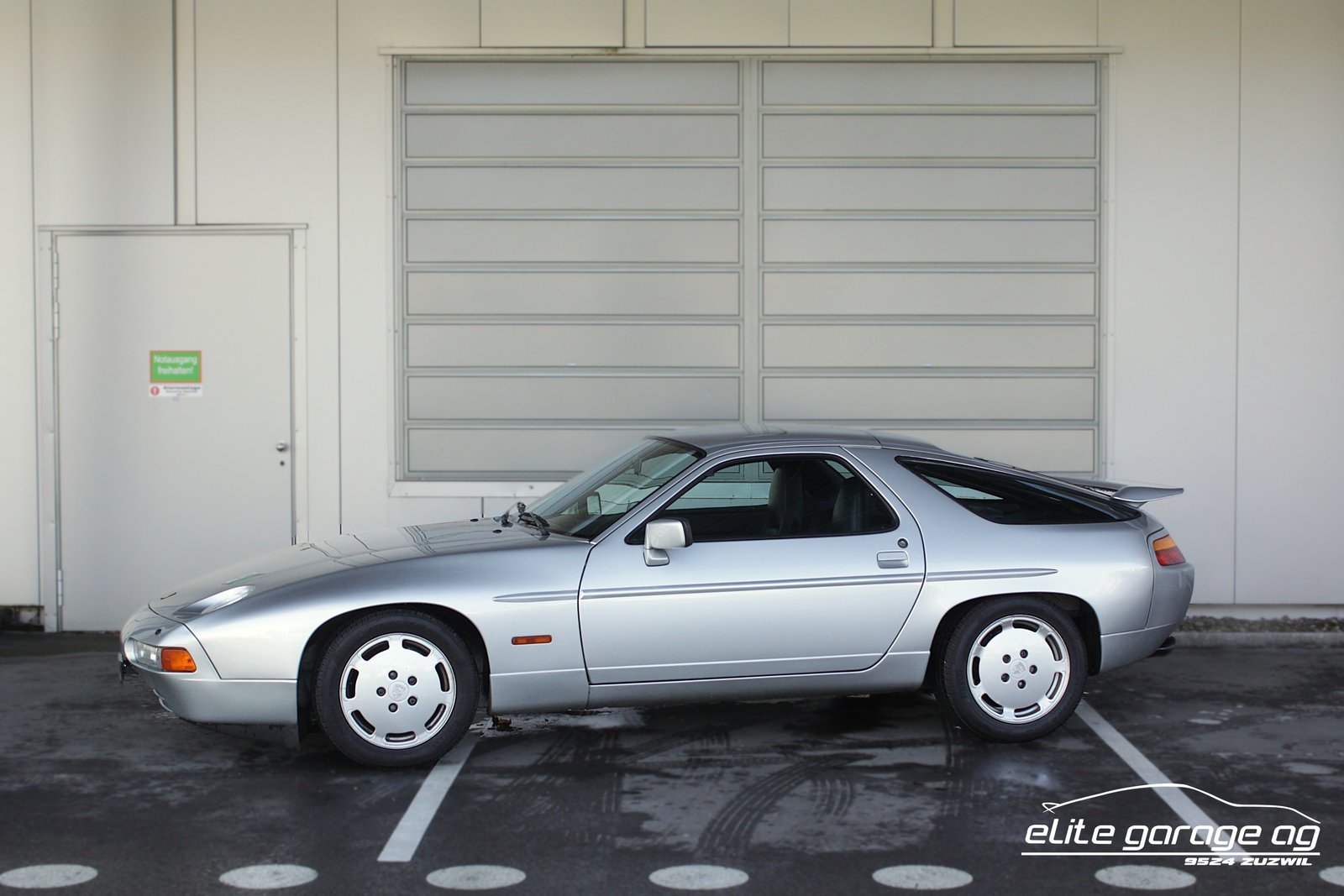 PORSCHE 928 S4